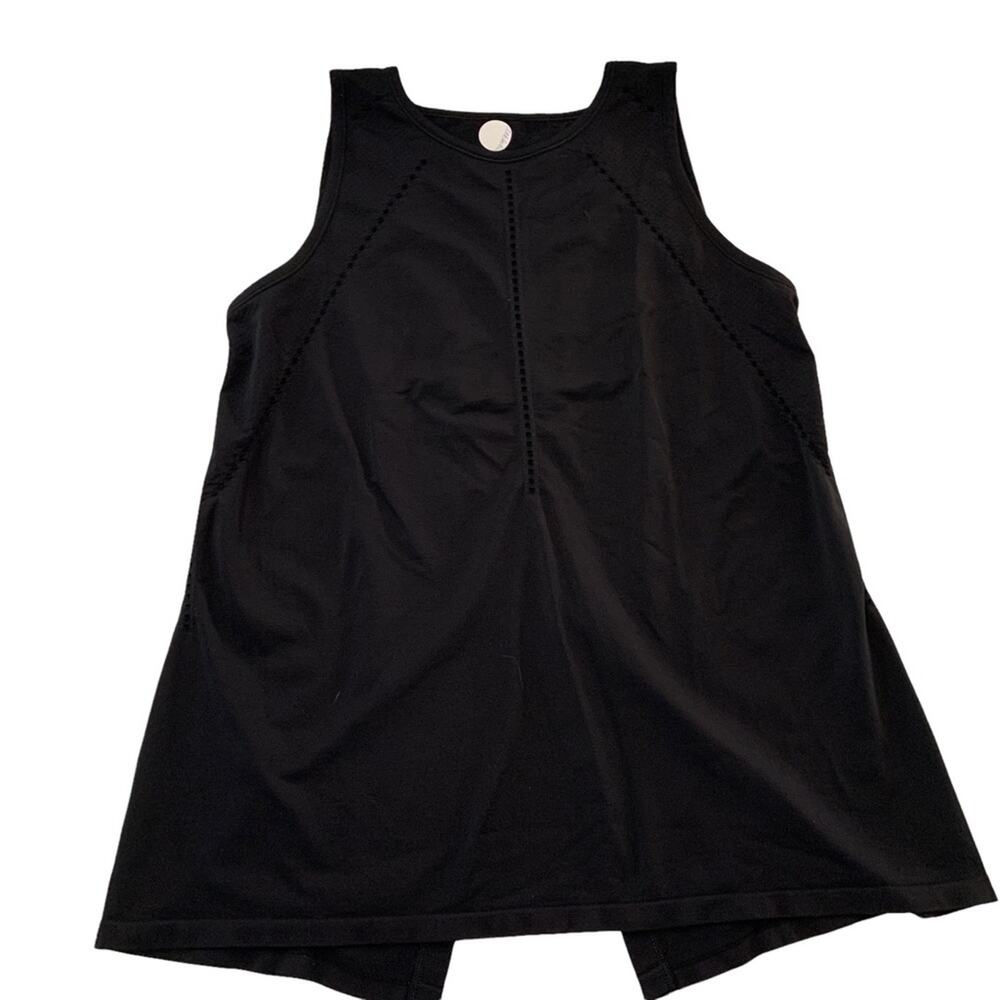 ATHLETICA sports top. Split in back. Size by measurements. Size M - Picture 4 of 8